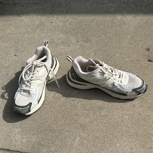 Women's Cream and Green Sneakers - Picture 11 of 13